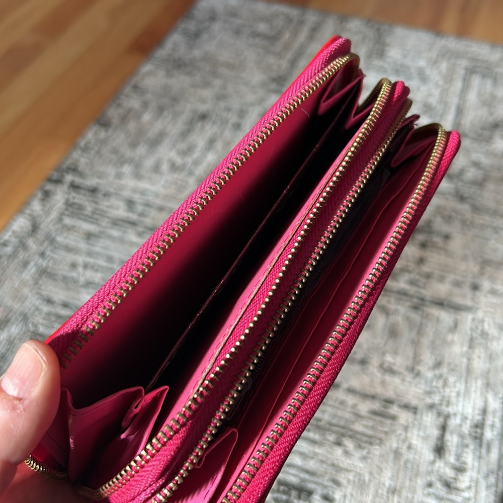 MK Wallet - Picture 3 of 3